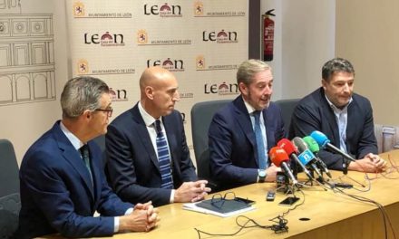Encuentro del alcalde de León con los presidentes de Cámara, FELE y CEL