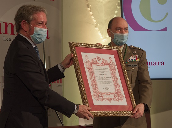 La UME recibe la Medalla de Oro de la Cámara de Comercio de León