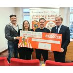 Roberto Martínez se alza con el premio de 3.000 euros de la campaña “Compra y Gana” en el comercio de León